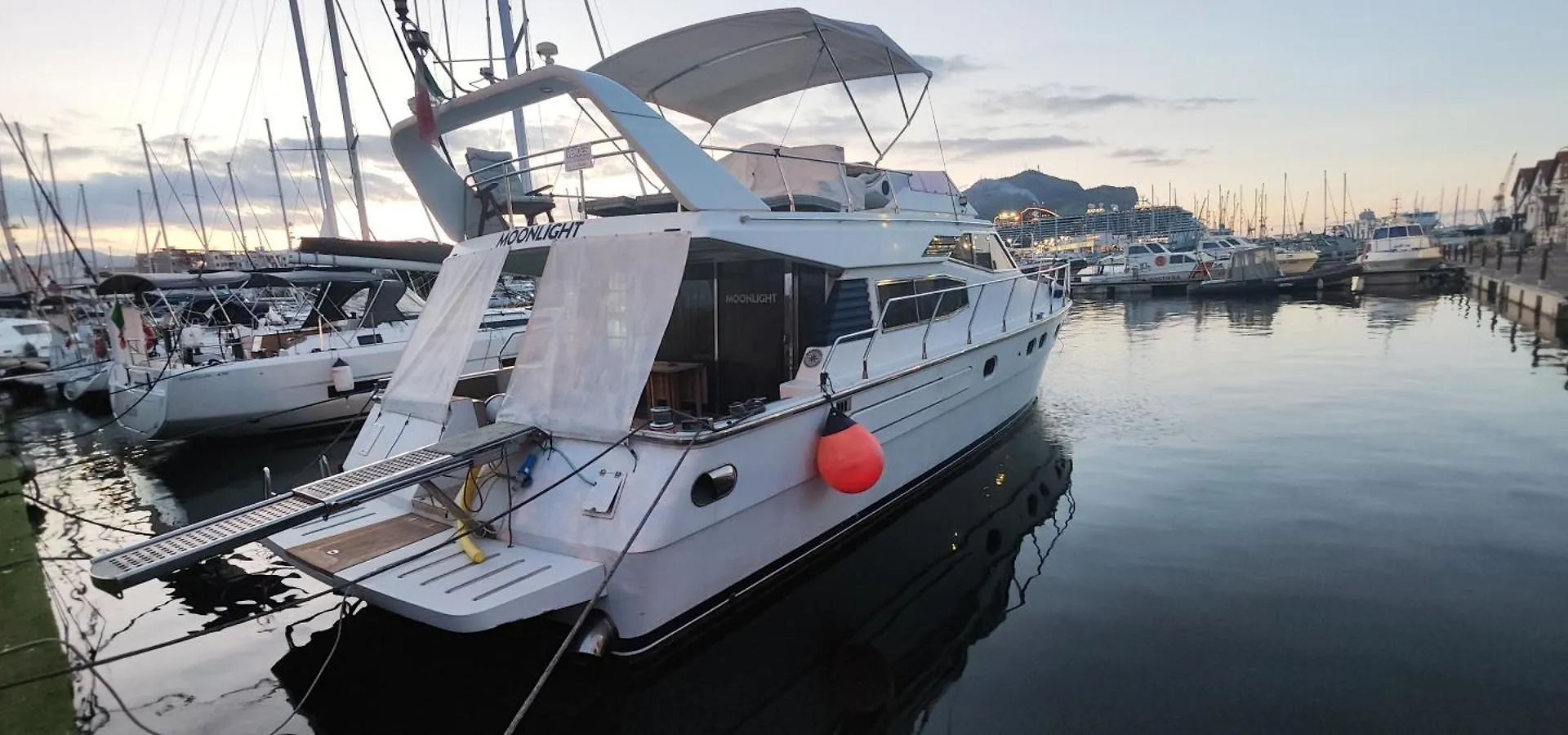 Hotel Moonlight Houseboat Palermo Hotel en barco